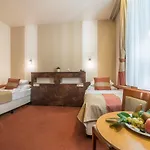 Hotel Spa Heviz 호텔 4*
