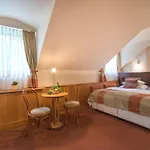 Hotel Spa Heviz 호텔