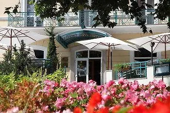 Hotel Spa Heviz מלון 4*