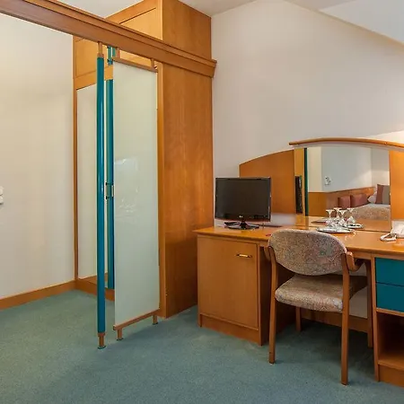 Hotel Spa Heviz מלון